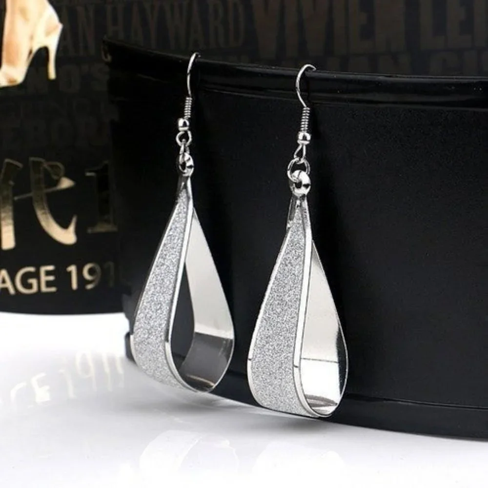 Sparkling Water Drop Earrings